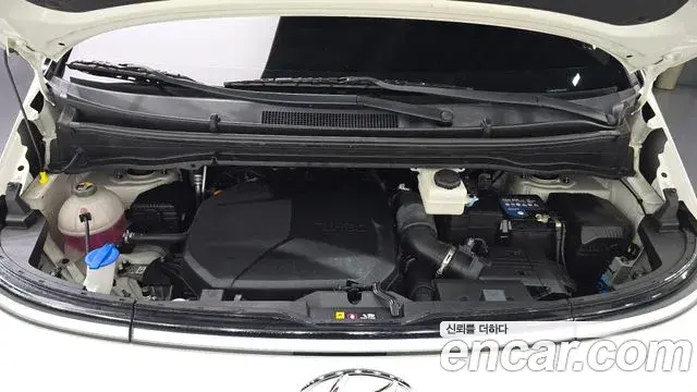 Hyundai Staria 2023 — Фото 6/20