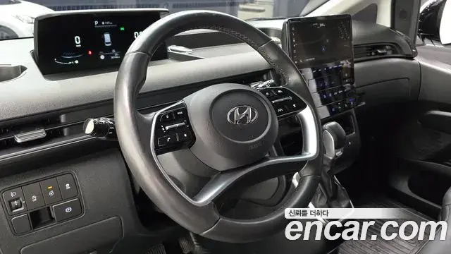 Hyundai Staria 2023 — Фото 13/20