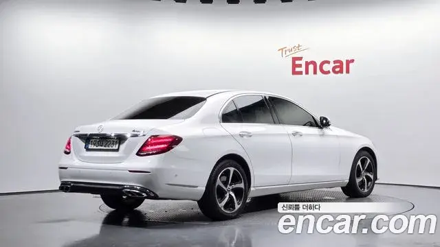 Mercedes-Benz E-Class 2018 — Фото 2/20