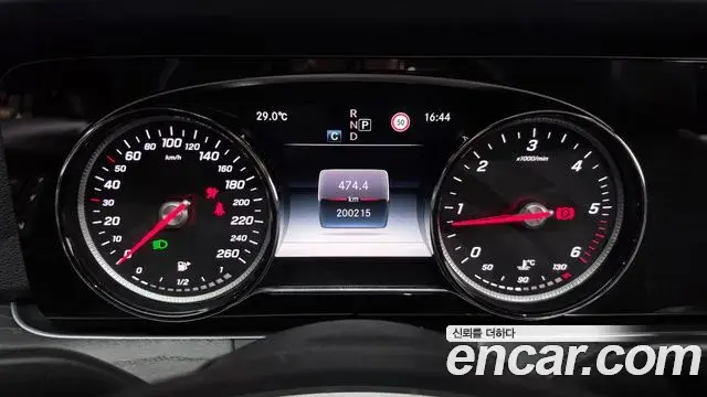 Mercedes-Benz E-Class 2018 — Фото 8/20