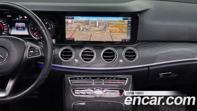 Mercedes-Benz E-Class 2018 — Фото 14/20
