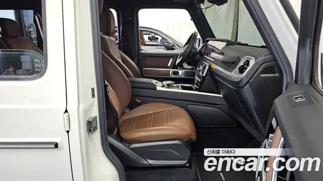 Mercedes-Benz G-Class 2021 — Фото 11/20