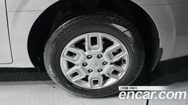 Hyundai Staria 2022 — Фото 5/20