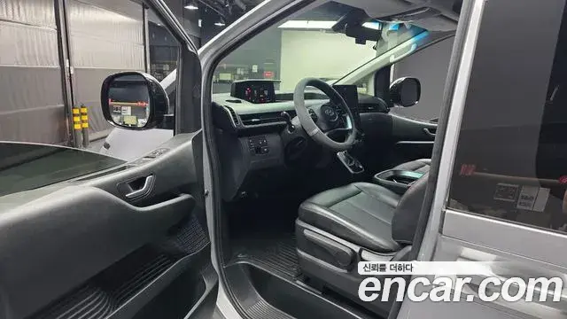 Hyundai Staria 2022 — Фото 10/20