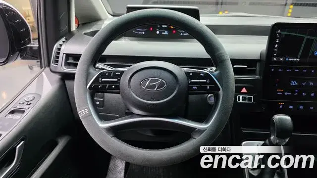 Hyundai Staria 2022 — Фото 13/20