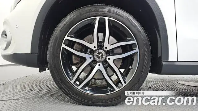 Mercedes-Benz GLA-Class 2018 — Фото 5/20