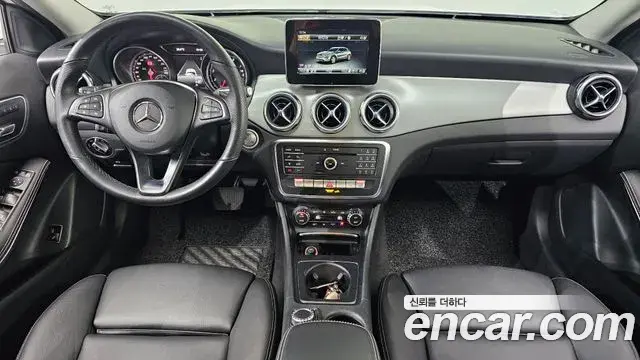 Mercedes-Benz GLA-Class 2018 — Фото 7/20