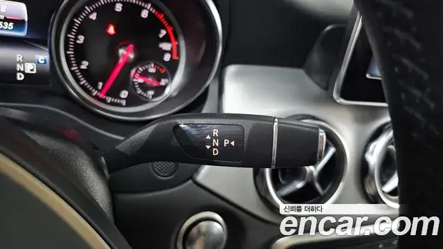 Mercedes-Benz GLA-Class 2018 — Фото 9/20