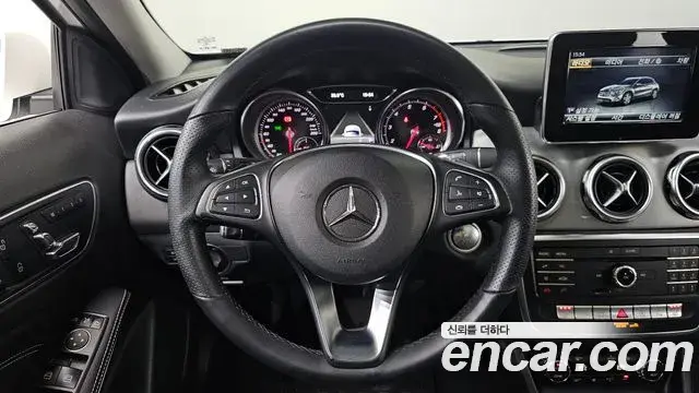 Mercedes-Benz GLA-Class 2018 — Фото 14/20