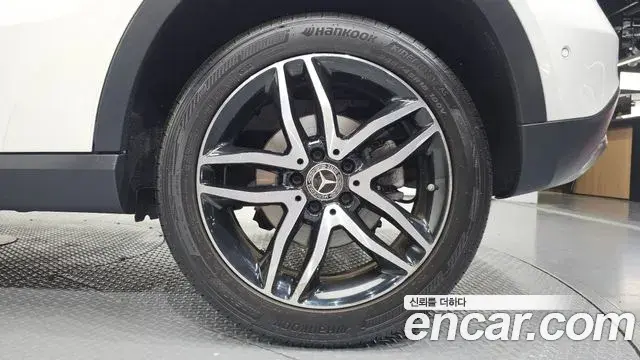 Mercedes-Benz GLA-Class 2018 — ფოტო 22/30
