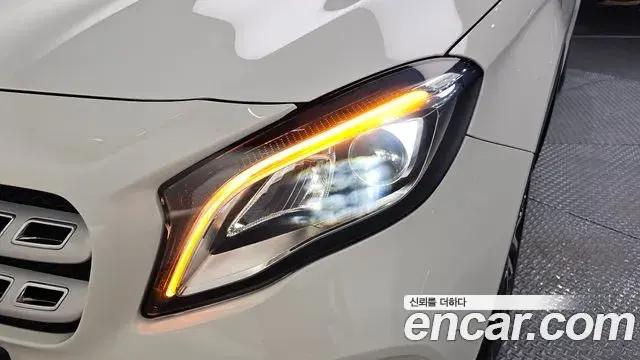 Mercedes-Benz GLA-Class 2018 — ფოტო 7/30