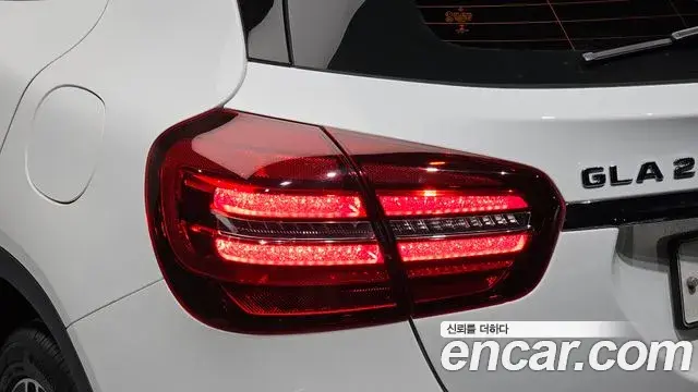 Mercedes-Benz GLA-Class 2018 — ფოტო 4/30