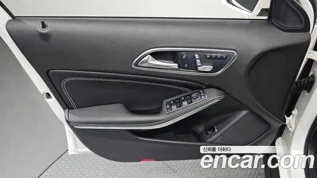 Mercedes-Benz GLA-Class 2018 — ფოტო 6/30