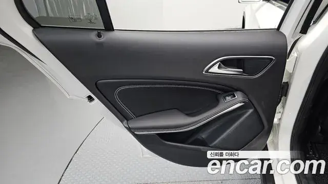 Mercedes-Benz GLA-Class 2018 — ფოტო 14/30