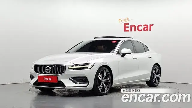 Volvo S60 2020 — Фото 1/20