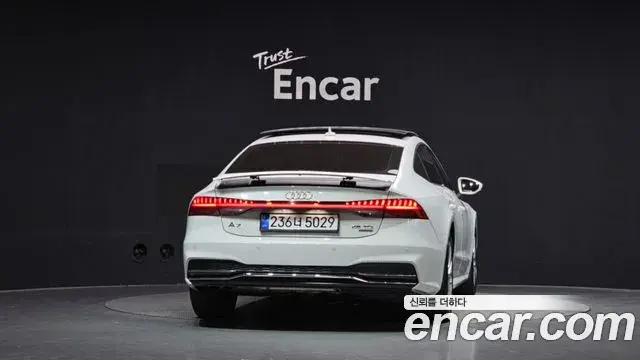 Audi A7 2021 — Фото 4/20