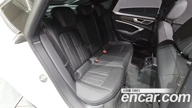 Audi A7 2021 — Фото 11/20