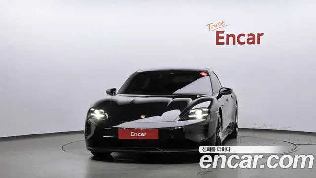 Porsche Taycan 2023 — Şəkil 19/20
