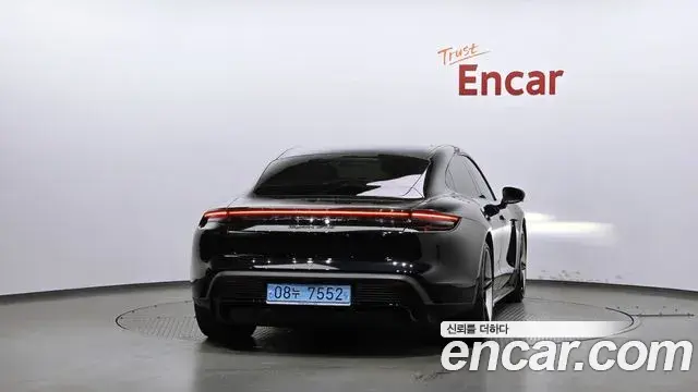 Porsche Taycan 2023 — Şəkil 12/20