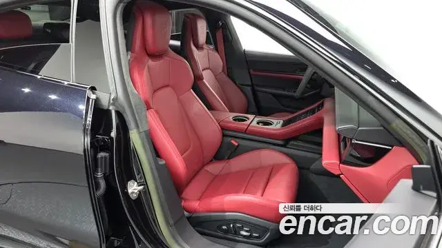 Porsche Taycan 2023 — Şəkil 17/20