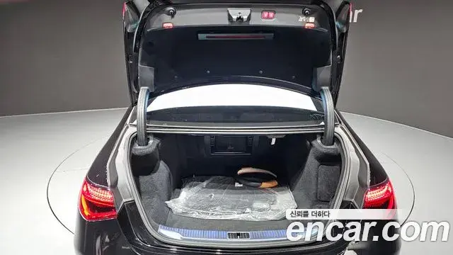 Mercedes-Benz S-Class 2023 — Şəkil 23/33
