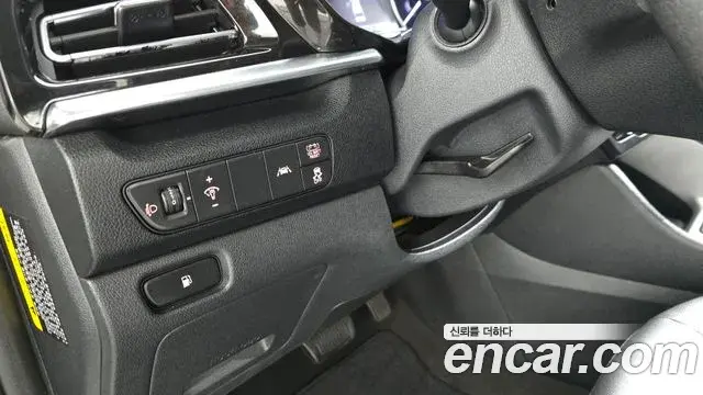 Kia Niro 2020 — ფოტო 1/30