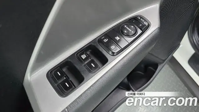 Kia Niro 2020 — ფოტო 2/30