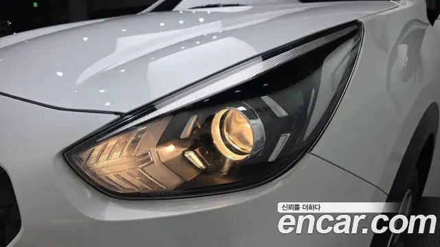 Kia Niro 2020 — ფოტო 23/30