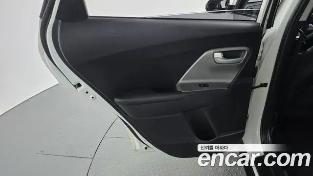 Kia Niro 2020 — ფოტო 6/30
