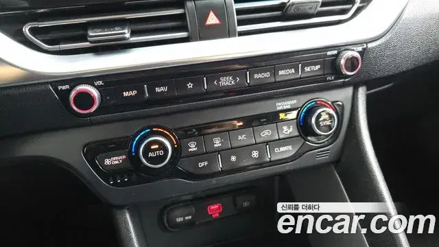 Kia Niro 2020 — ფოტო 17/30