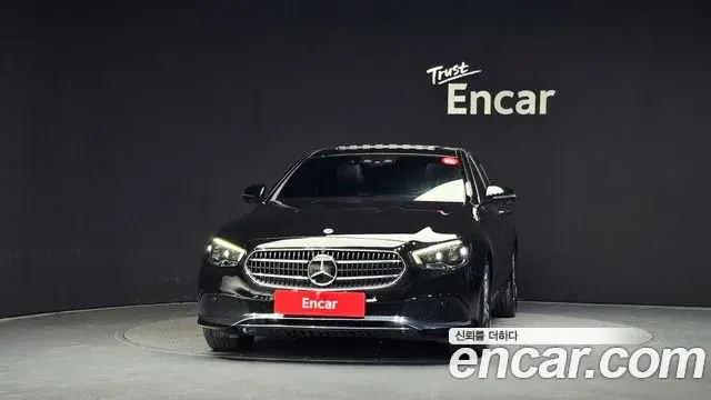 Mercedes-Benz E-Class 2022 — Фото 3/20