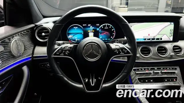 Mercedes-Benz E-Class 2022 — Фото 13/20