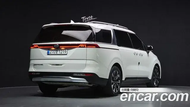 Kia Carnival 2021 — Фото 2/20