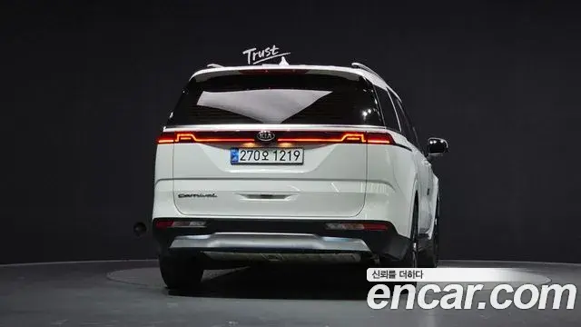 Kia Carnival 2021 — Фото 4/20