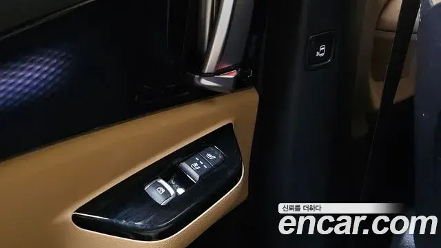 Kia Carnival 2021 — Фото 19/20
