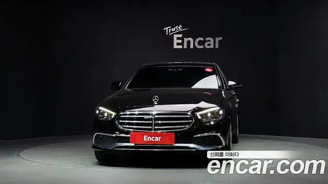 Mercedes-Benz E-Class 2022 — Фото 3/20