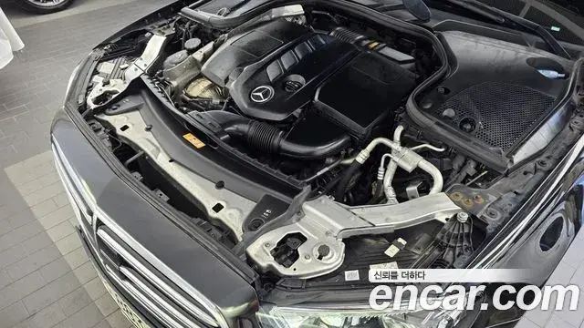 Mercedes-Benz E-Class 2022 — Фото 6/20