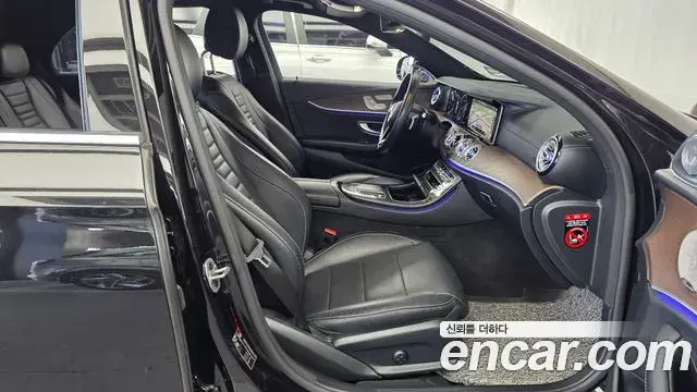 Mercedes-Benz E-Class 2022 — Фото 11/20