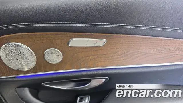 Mercedes-Benz E-Class 2022 — Фото 18/20