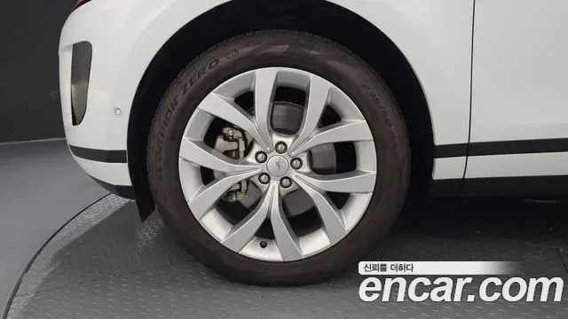 Land Rover Range Rover Evoque 2021 — Photo 23/36