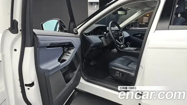 Land Rover Range Rover Evoque 2021 — Photo 17/36