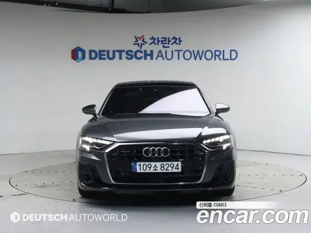 Audi A8 2022 — Фото 2/20