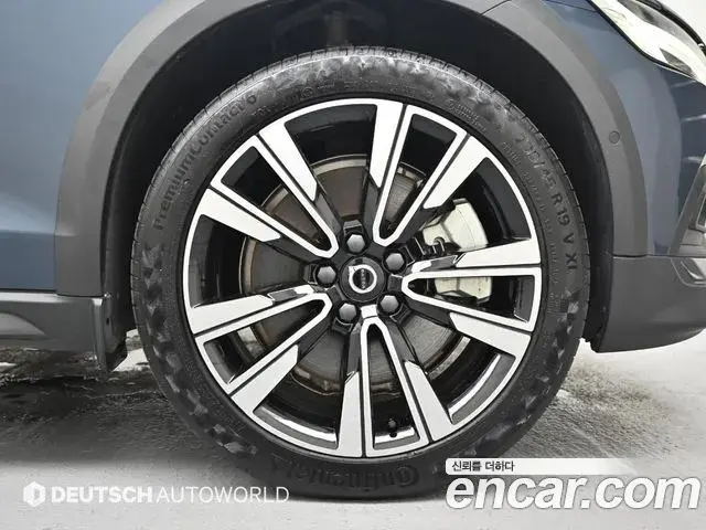 Volvo V60 Cross Country 2024 — Фото 4/20
