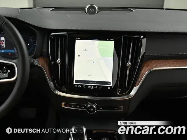 Volvo V60 Cross Country 2024 — Фото 14/20