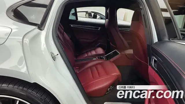 Porsche Panamera 2020 — Фото 12/20