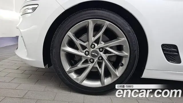 Genesis G70 2022 — ფოტო 22/34
