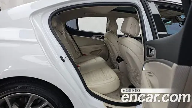 Genesis G70 2022 — ფოტო 26/34
