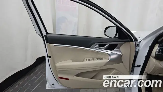 Genesis G70 2022 — ფოტო 31/34