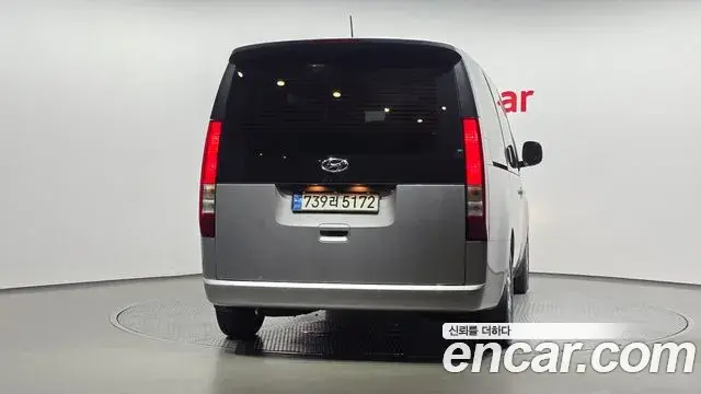 Hyundai Staria 2023 — Фото 4/20