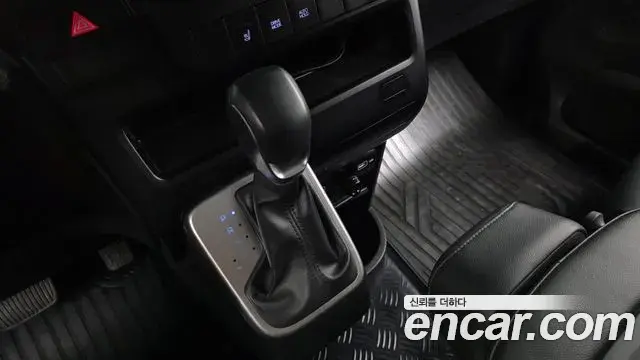 Hyundai Staria 2023 — Фото 9/20